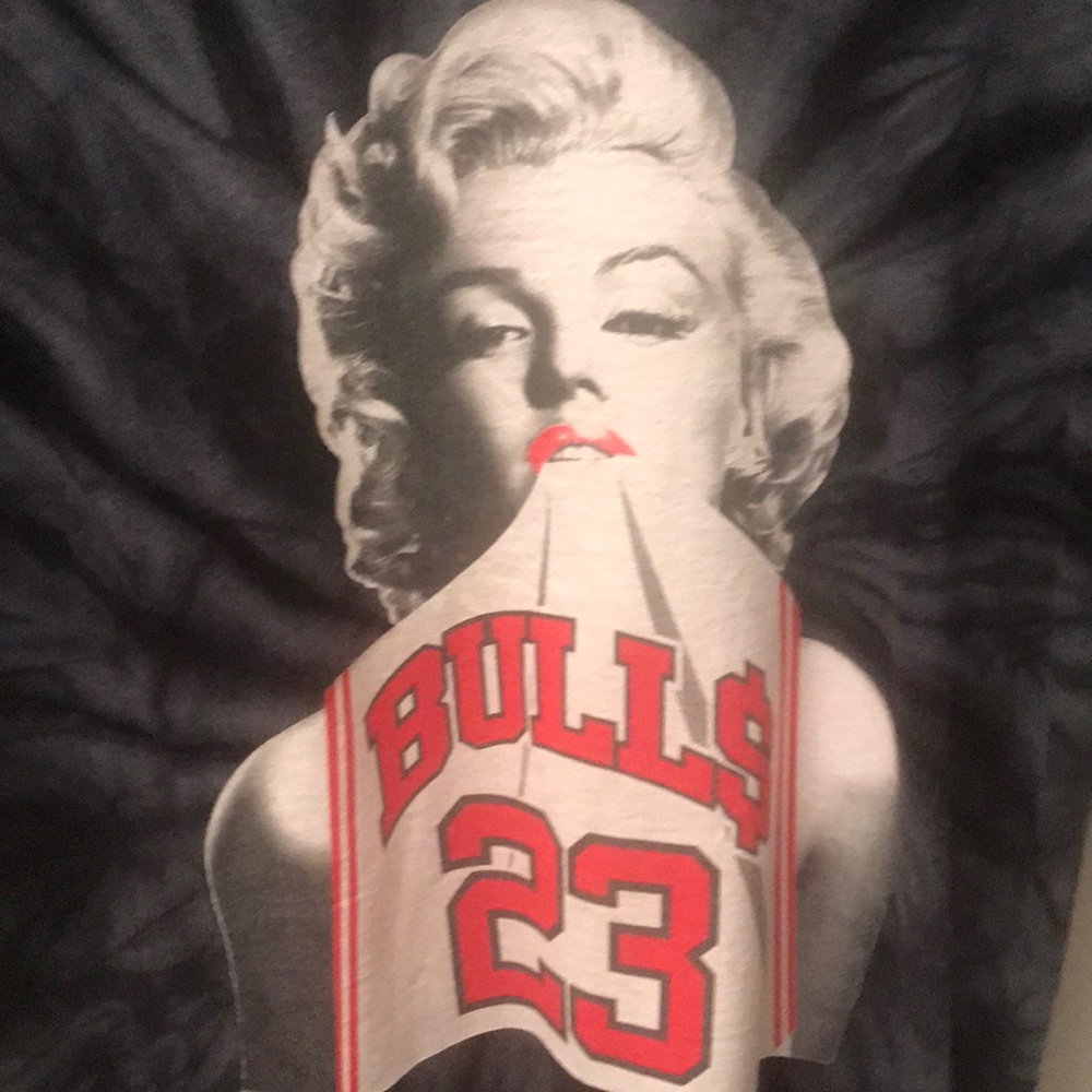 Bulls shirt - Picture 2 of 2